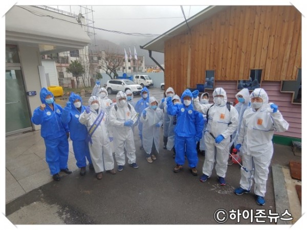 batch_[크기변환]장성동 주민자치위원회‧통장협의회, ‘클린 태백 만들기’ 동참 1.jpg