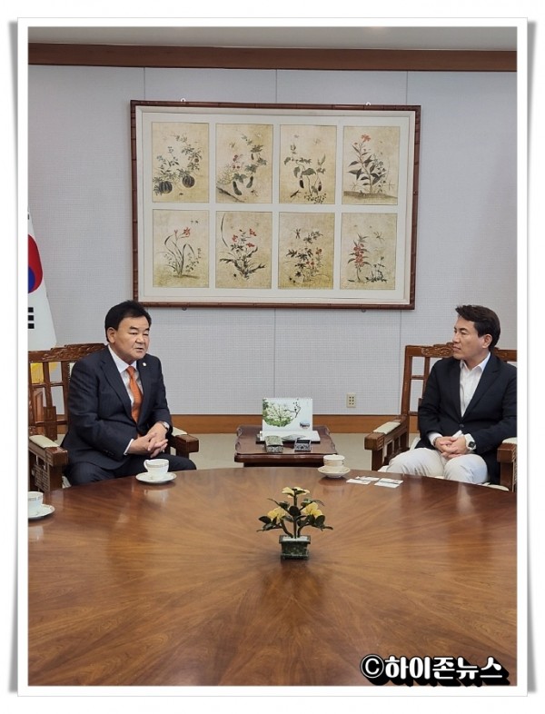 hitbtb태백시의회_고재창 의장 도청방문.jpg