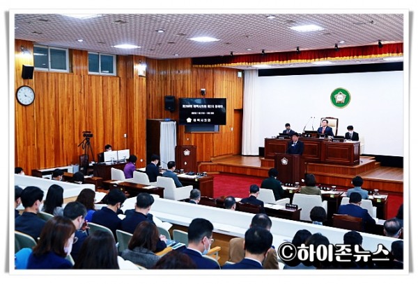 ahihi2022.11.21.제266회 태백시의회 제2차 정례회 (4).JPG