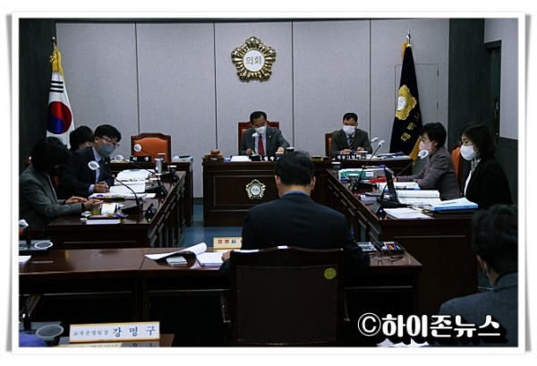 ahihi221123_제266회 정례회 제3차 행정사무감사특별위원회.JPG