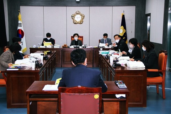 ahihi1. 221206_제266회 정례회 제4차 예산결산특별위원회.JPG