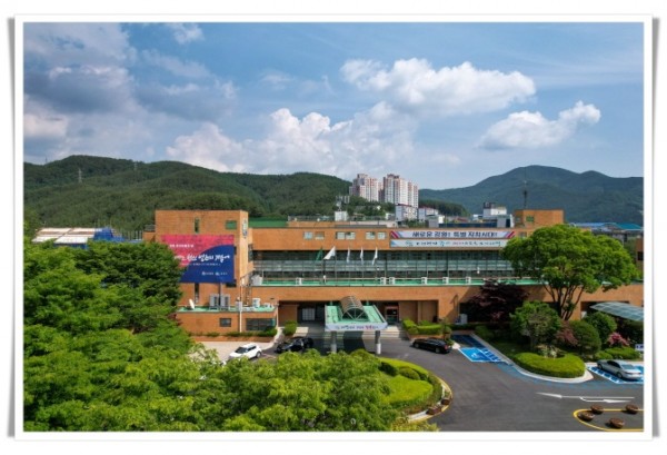 01hi2,3,4 태백시청 전경(전기차 충전시설 현장점검, 불법광고물 일제정비실시, 노후 경유차 조기폐차 지원사업) (2).JPG