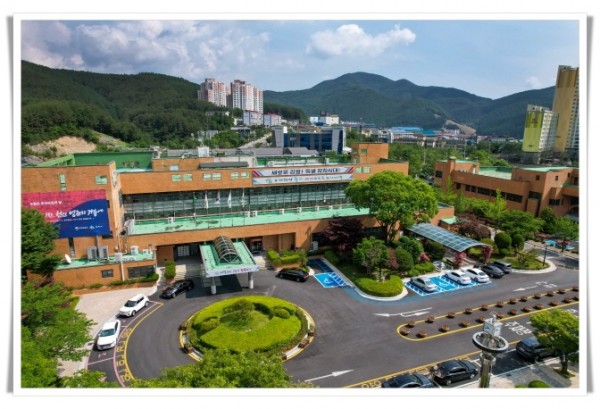 01hi2 3 4 태백시청 전경(전기차 충전시설 현장점검  불법광고물 일제정비실시  노후 경유차 조기폐차 지원사업) (3).JPG