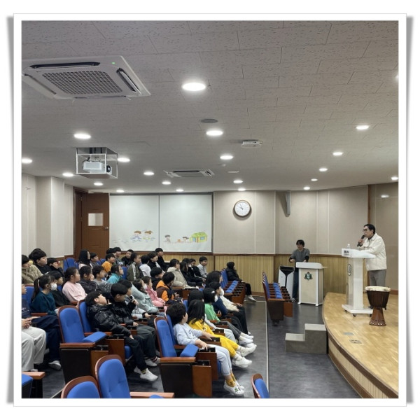 11인2. 태백시, 지역 명사와 함께한 진로 특강 성황리 개최.jpg