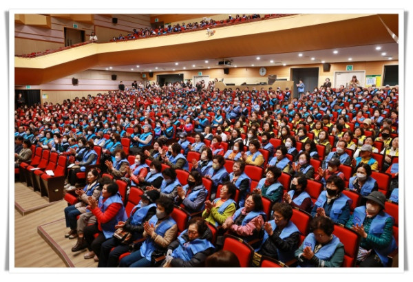 11인1. 태백시, 2026년 노인일자리 역대 최대 규모 ‘168억 원 투입’.jpg