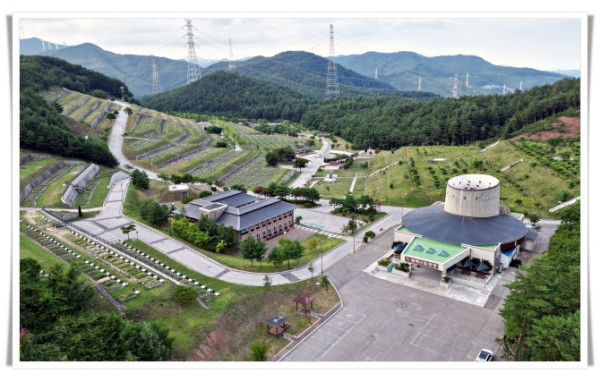 11인3. 태백공원묘원, 강원지방통계지청 ‘우수 협조 기관상’ 수상.JPG